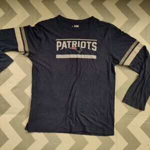 Patriots Football Long Sleeve T-Shirt Size L